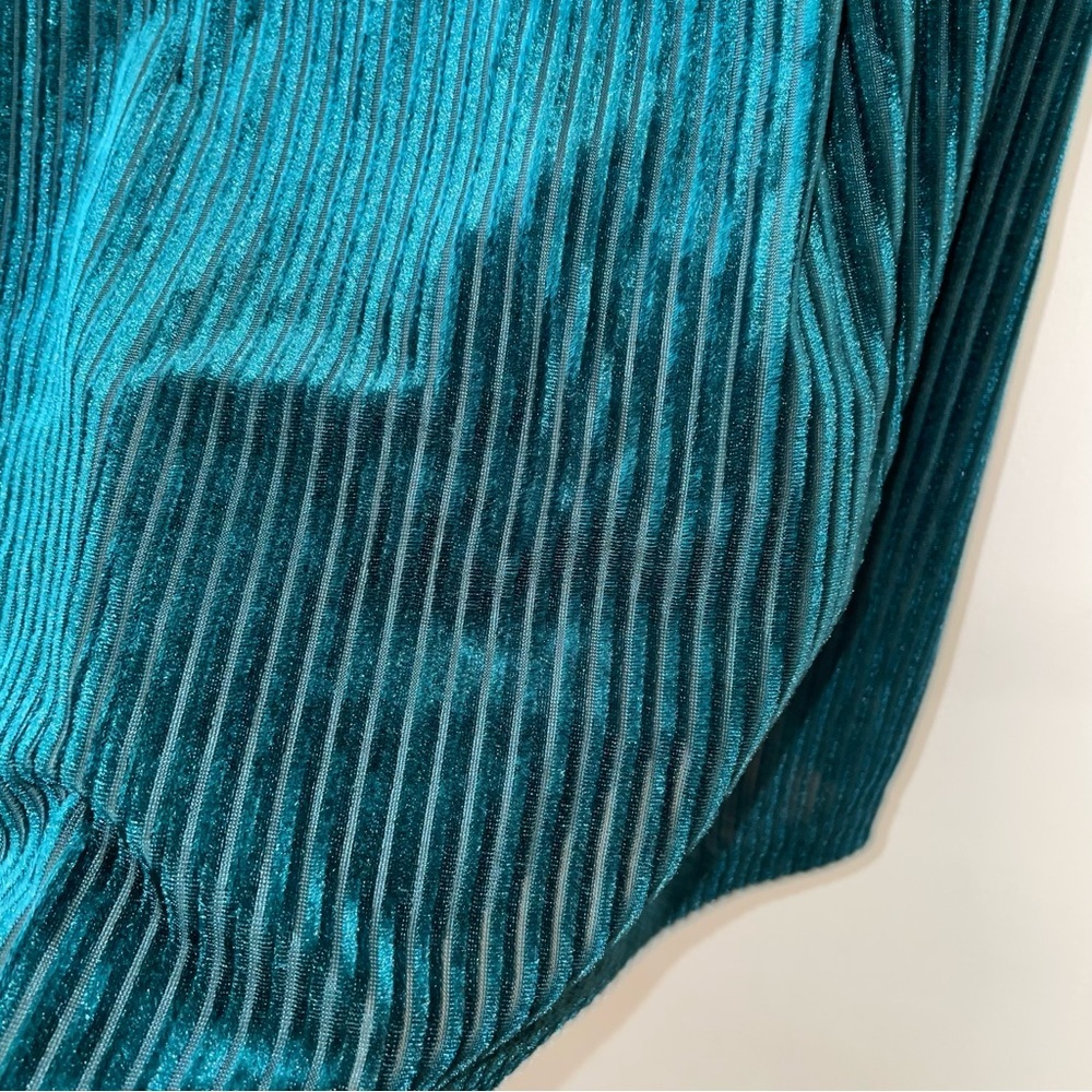 Shein Teal Green Velvet Burnout Stripes Women's Top with Puff Sleeve Size 2X - Picture 5 of 11